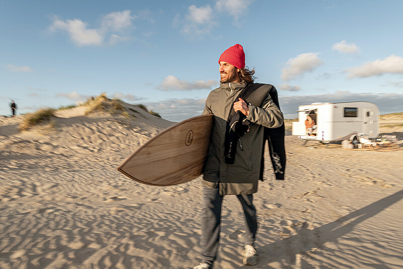 2025-ww-beachy-420-Mood-surfen-01-aussen-4649-BEAR-PRESSE-thumb