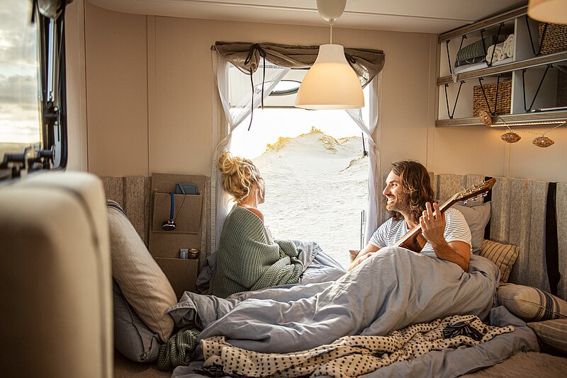 2025-ww-beachy-420-mood-gitarre-people-innen-1614-BEAR-PRESSE-thumb